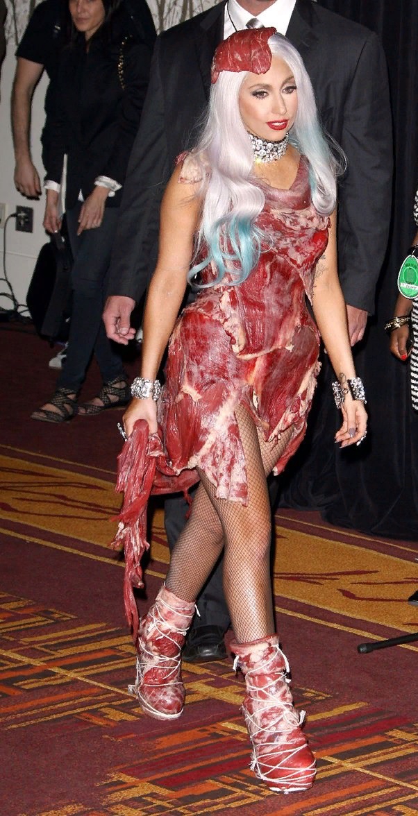 Леди Гага в знаменитом платье из мяса