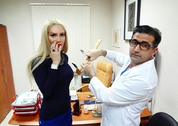 Маша Малиновская на приеме у хирурга