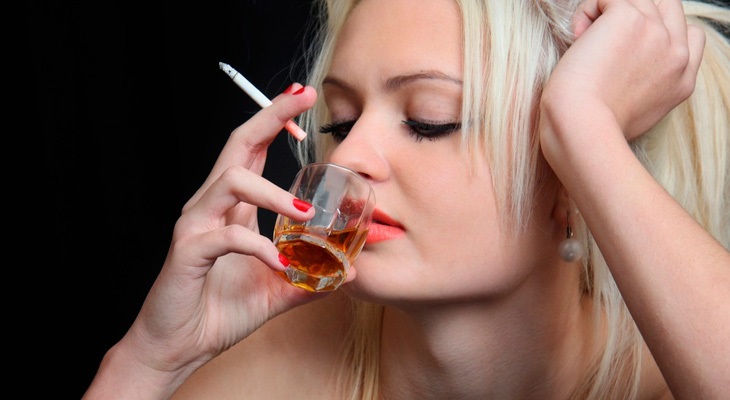 Сразу после увеличения губ НЕЛЬЗЯ пить алкоголь и курить